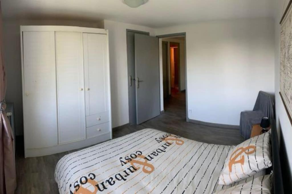 Appartement F1 25M² Les Farges  ภายนอก รูปภาพ